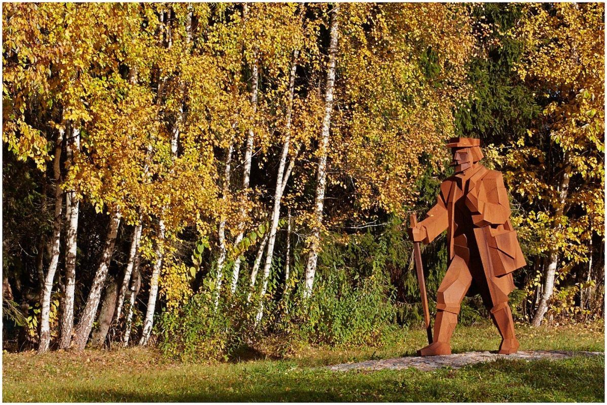 Скульптура путника