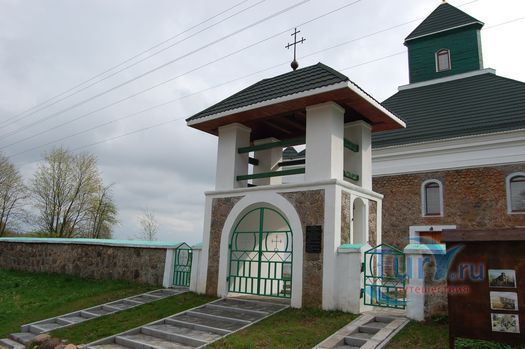 Свято-Троицкая церковь в деревне Большая Сваротва