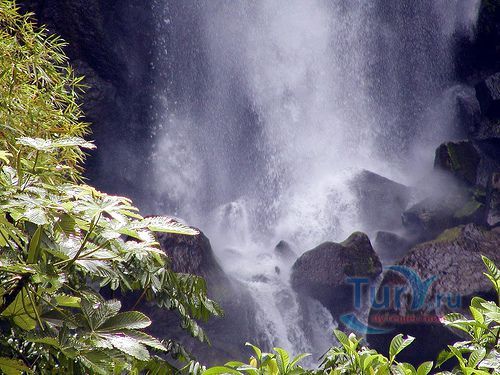 Водопад Дернье