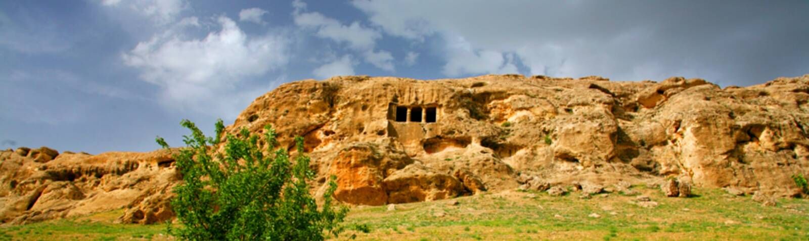 Скальная гробница Фахрига