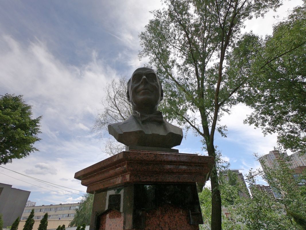 Памятник Алиеву Г.А.