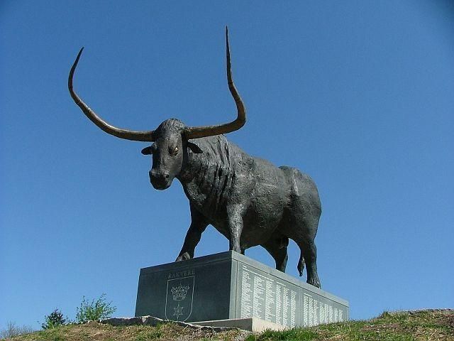 Скульптура тура