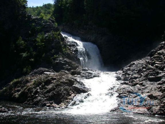 Водопад Дернье