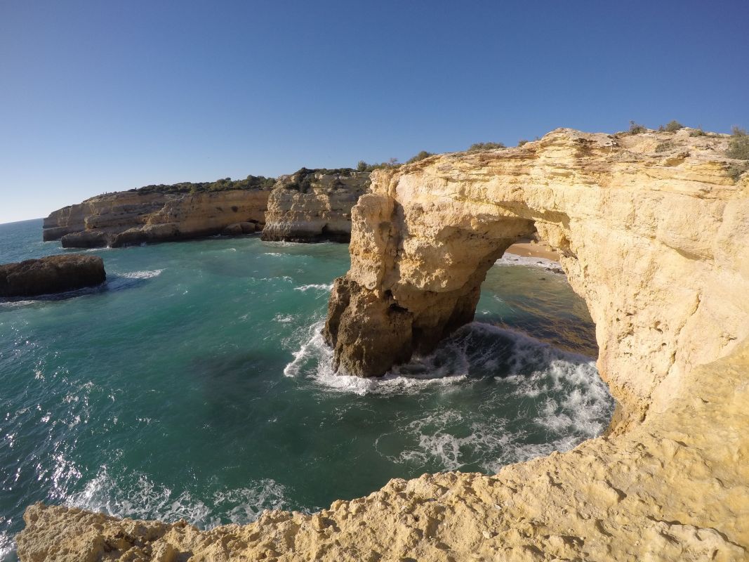 Пляж «Прайя-ди-Албандейра»