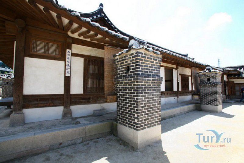 Деревня Традиционных Домов Ханок (Деревня Намсанголь Ханок)