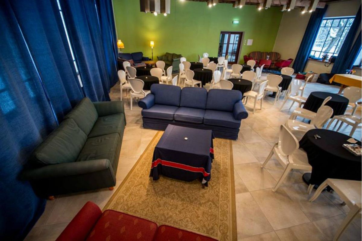 Buena Vista Sofa Club