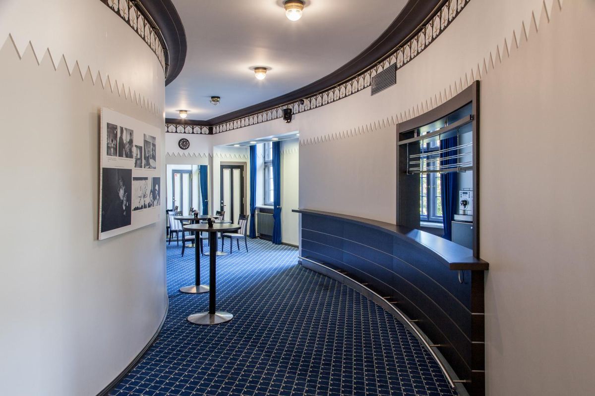 Малый дом театра 