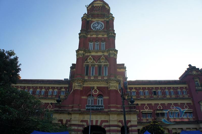 Колониальные постройки на площади Суле