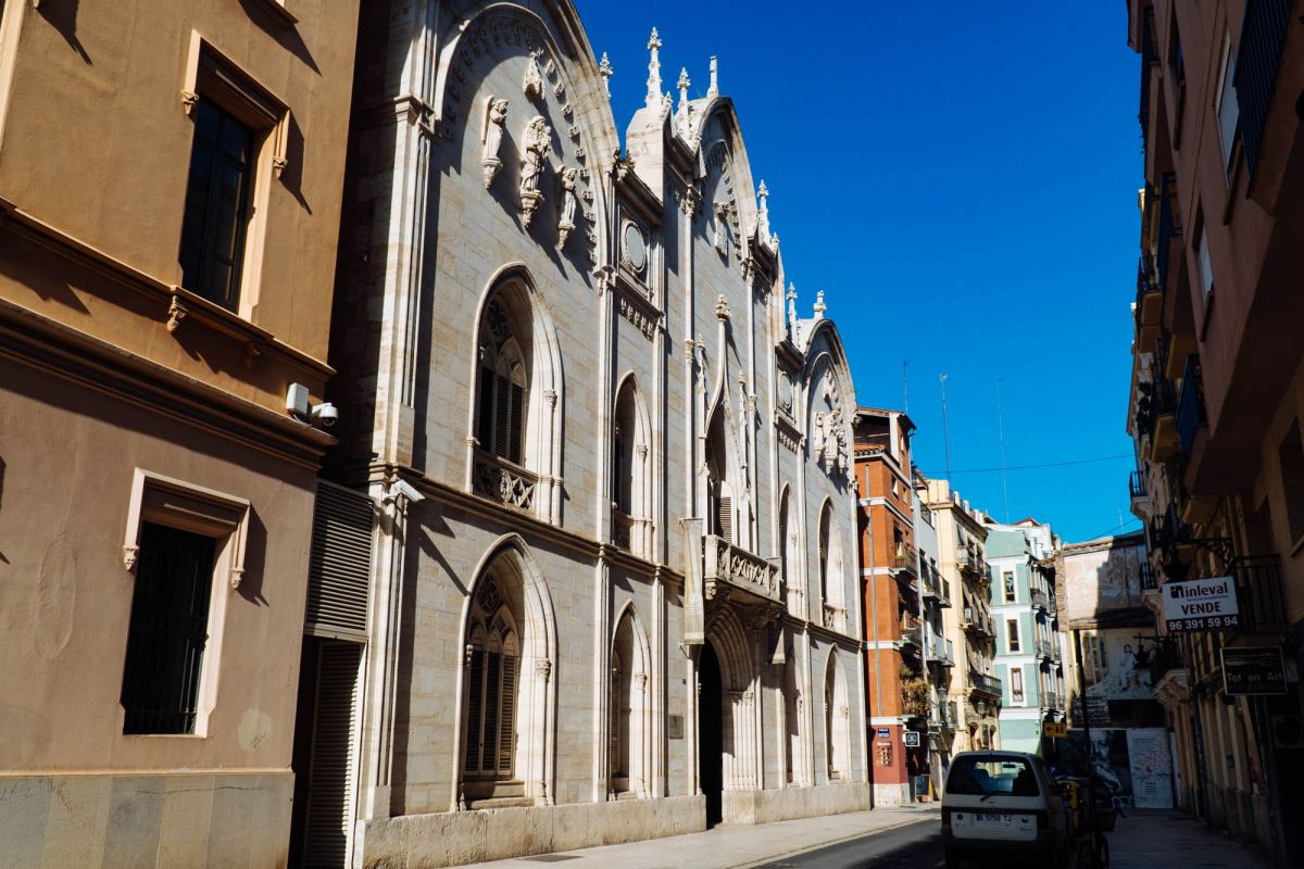 Университет Католика де Валенсия DLX