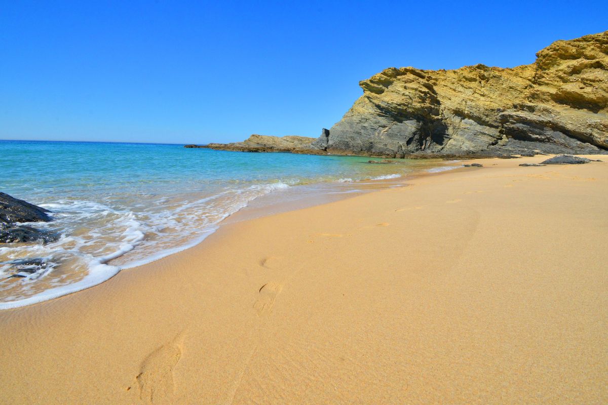 Пляж «Прайя-ду-Салту»