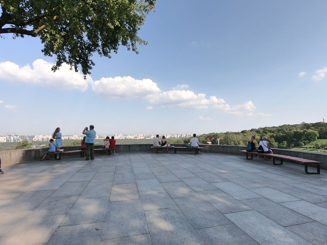 Смотровая площадка на аллее Героев Крут