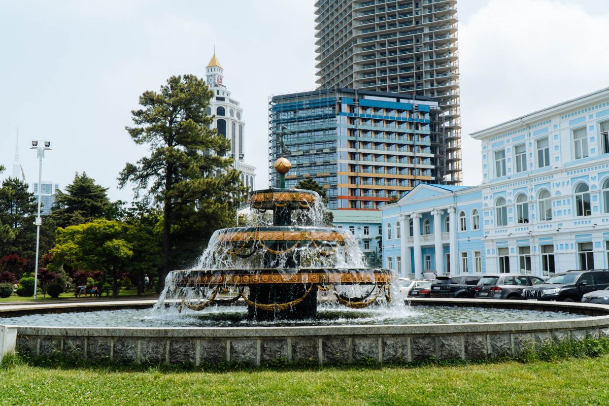 Университетский фонтан Батуми