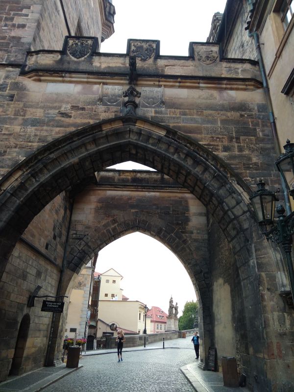 Малостранские мостовые башни