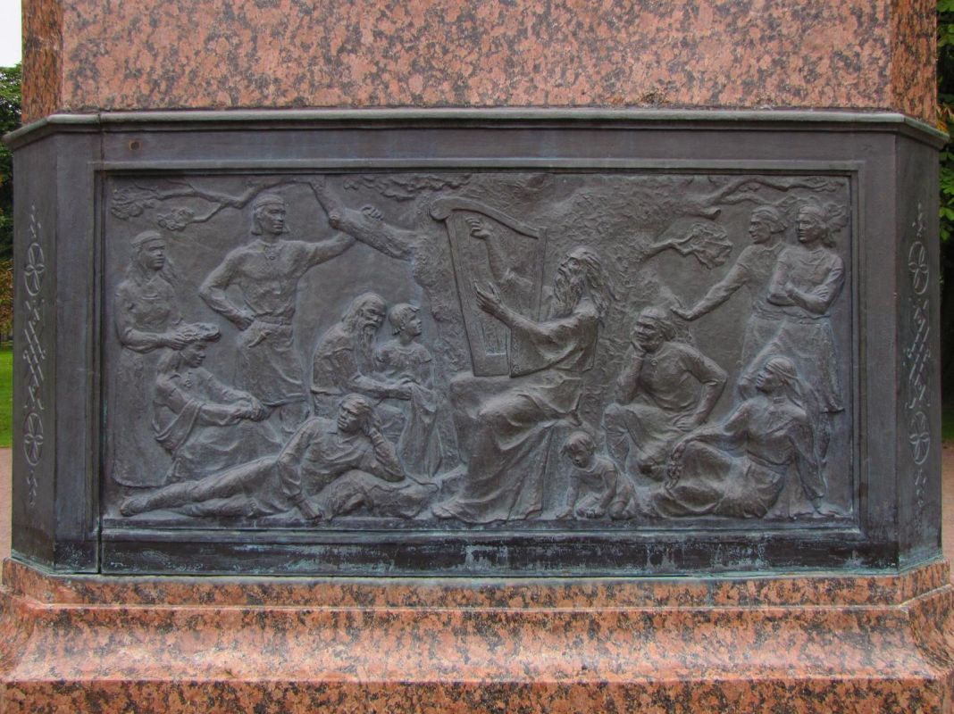 Памятник Ф. Р. Крейцвальду в Таллинне