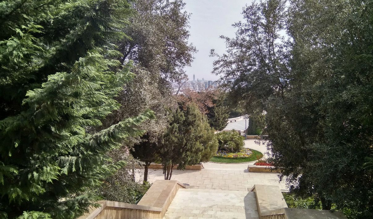 Нагорный Парк и Аллея Шахидов