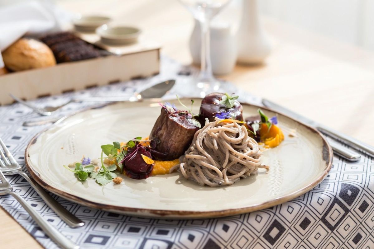 Ресторан НООТ в отеле ESTONIA Resort Hotel & Spa