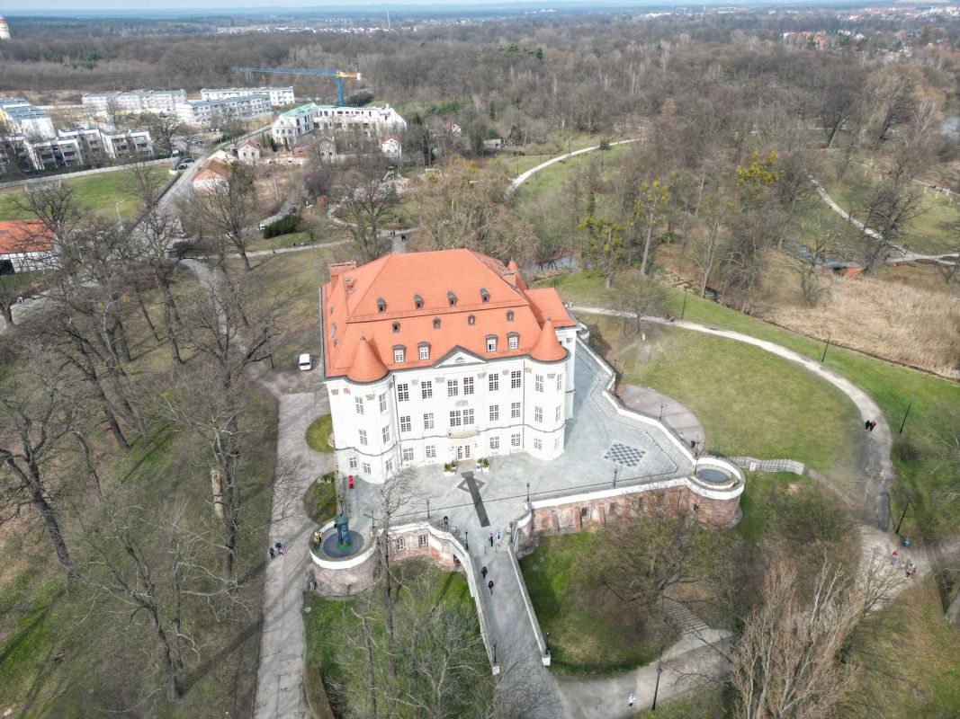 Замок Лешница (OPT Zamek)