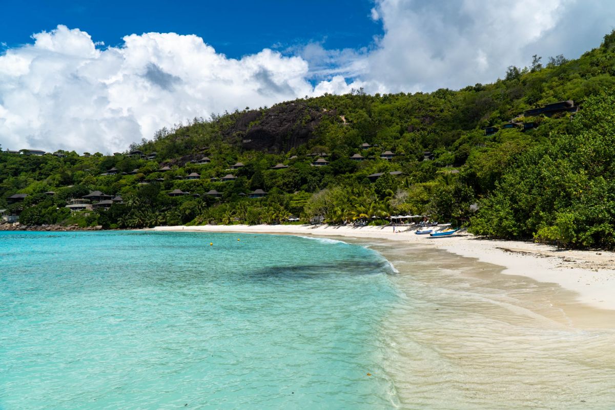 Пляж Петит Анс, Маэ