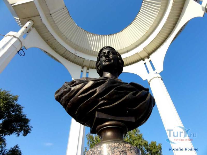 Памятник Марине Цветаевой