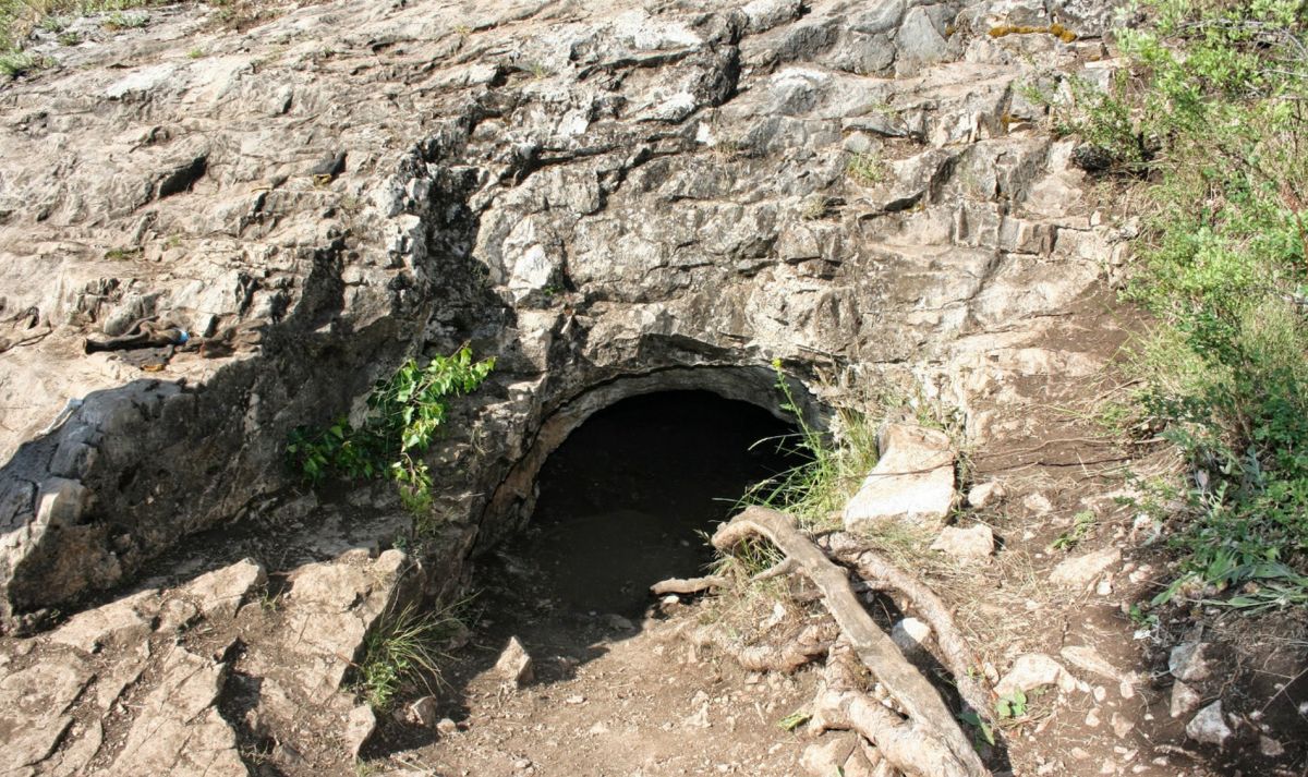 Пещера Сказка