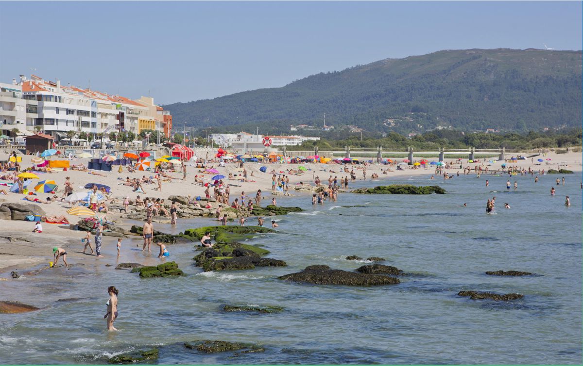 Пляж «Прайя-ди-Вила-Прайя-ди-Анкора»