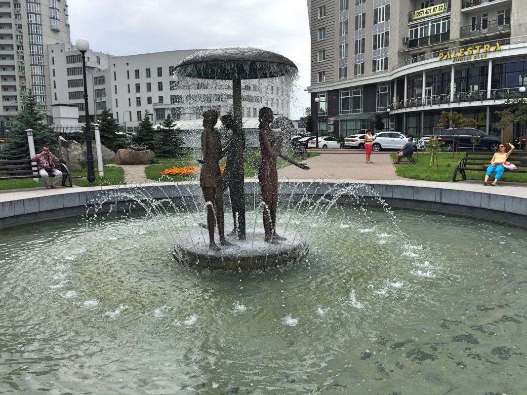 Сад камней на Оболони