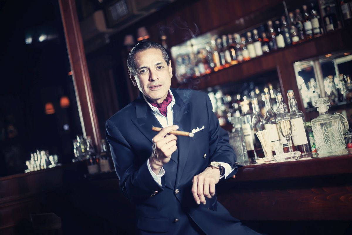 Mánesova Bar and Books