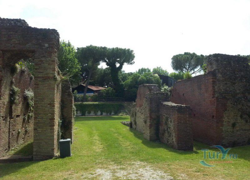 Римский амфитеатр в Римини