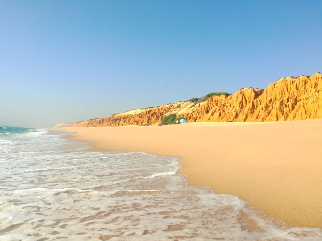 Пляж «Прайя-да-Компорта»