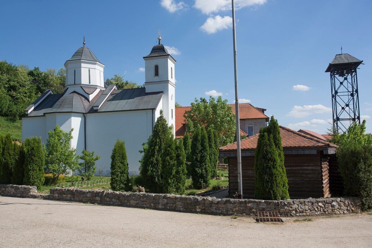 Монастырь Петковица