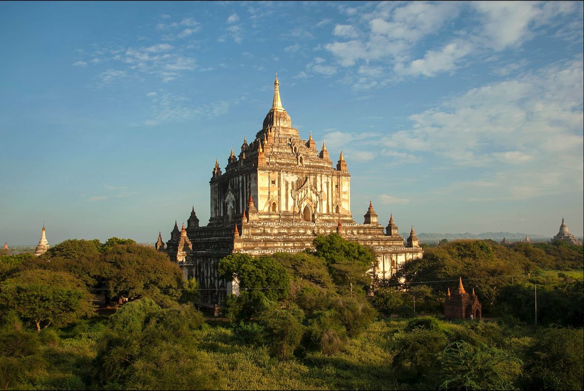 Храм Тотбяньню (Thatbyinnyu Temple)