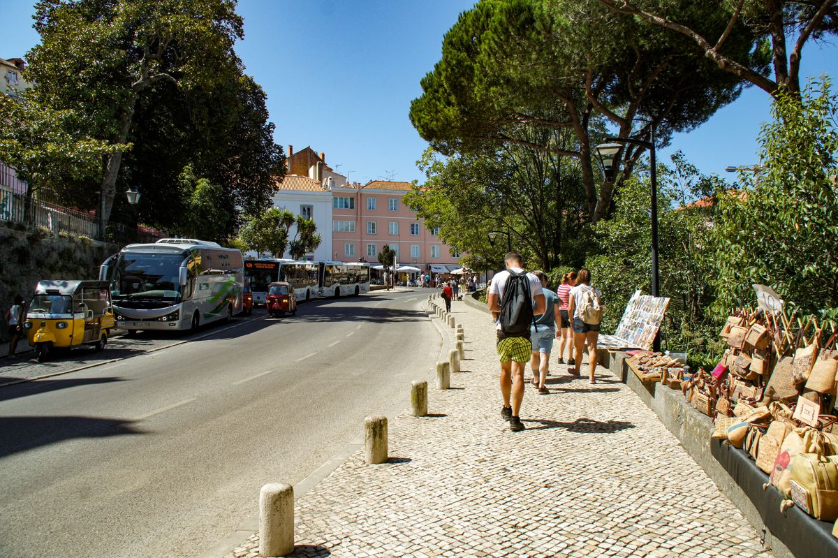 Площадь Ларго Раинья Дона Амелия