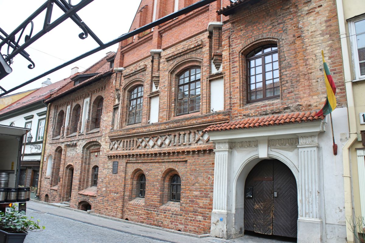 Историческое здание на улице Пилис 12