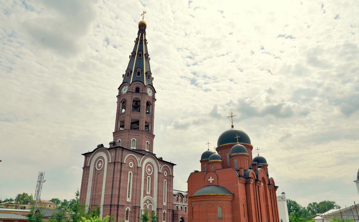 Колокольня Свято-Троицкого мужского монастыря