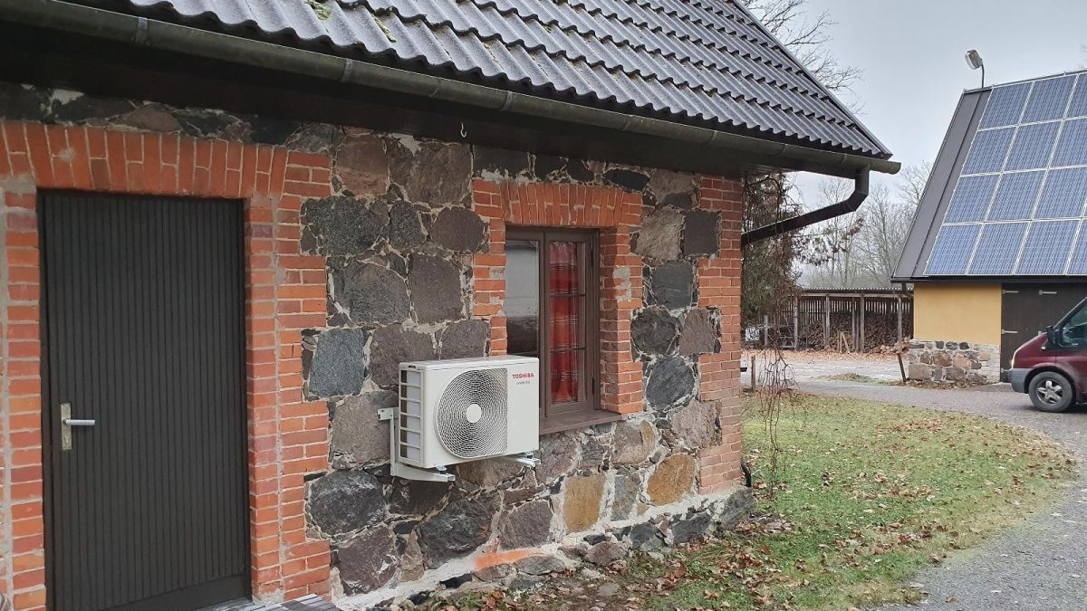 Церковь Андреаса Эстонской евангелическо-лютеранской церкви в Якси