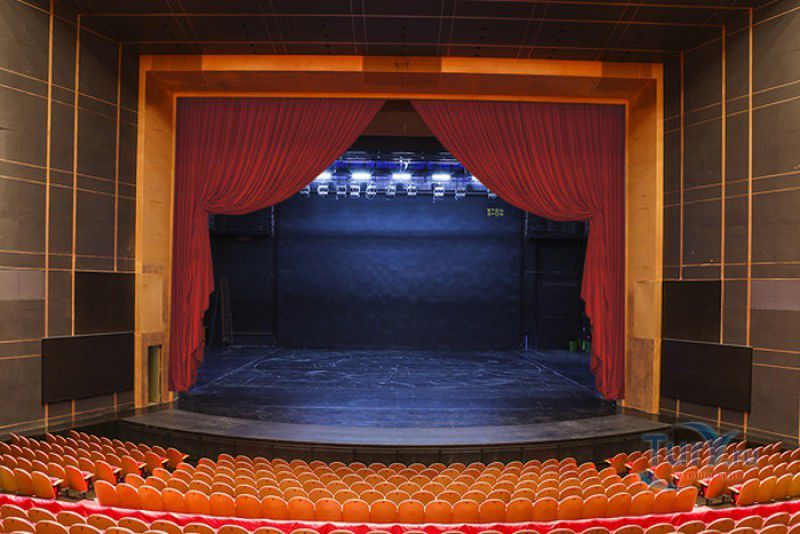 Шанхайский Большой Театр