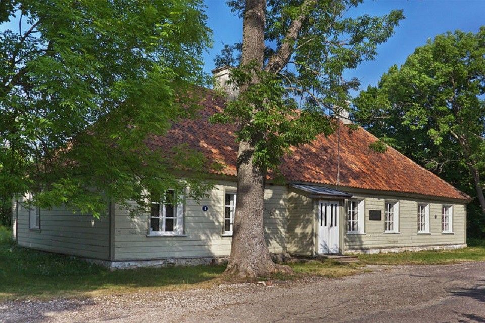 Фабричная площадь в Кярдла