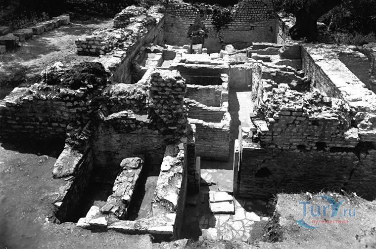 Кладбища Бутринта