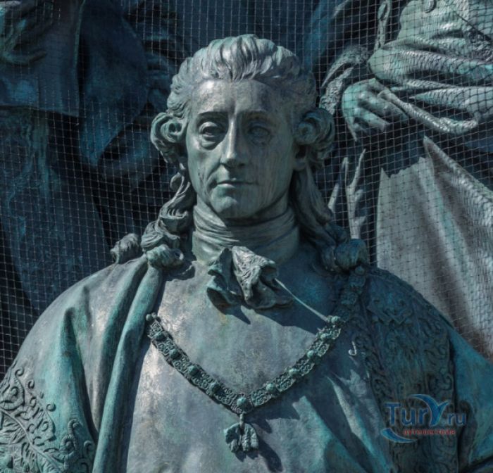 Памятник Императрице Марии Терезии