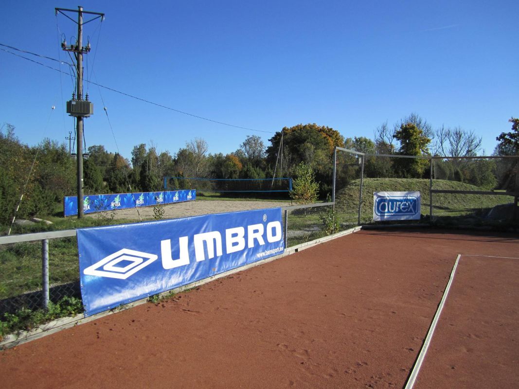 Мельница Пийвароотси, теннисный корт