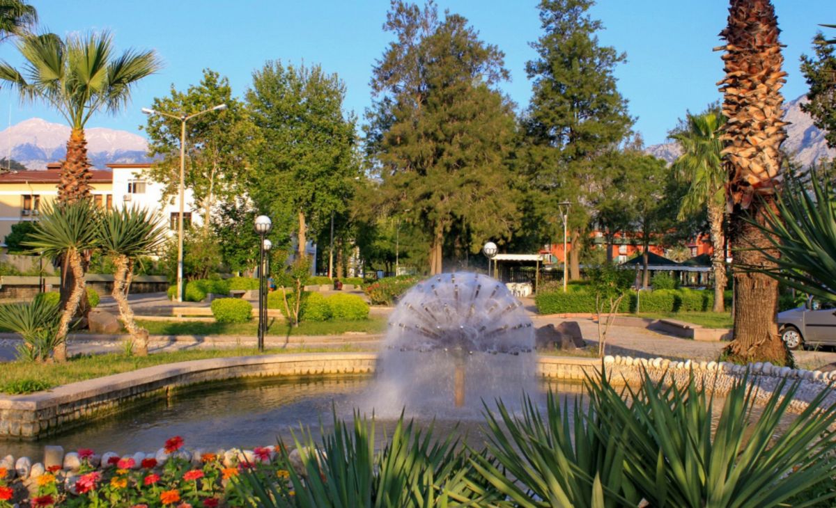 Парк Мустафы Эртургула Акера в Кемере 