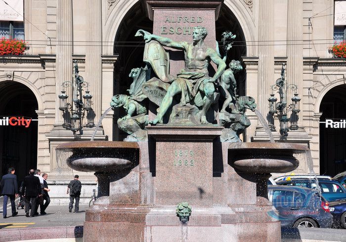 Улица Банхофштрассе в Цюрихе