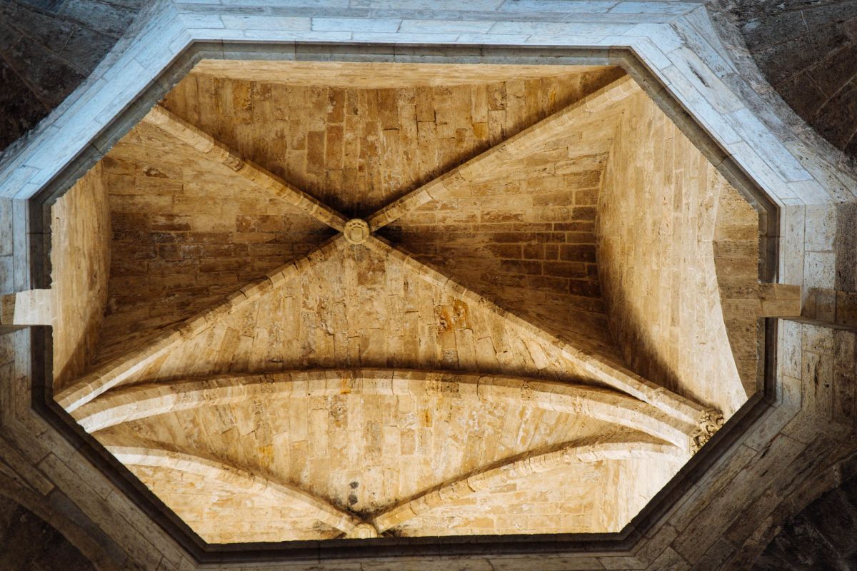 Башни Серранос