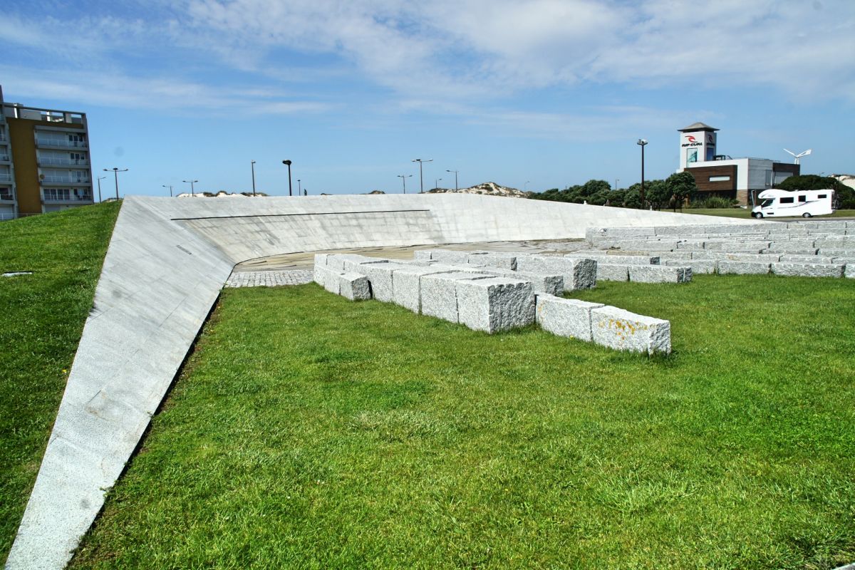 Парк на авеню Монсеньор Бастос