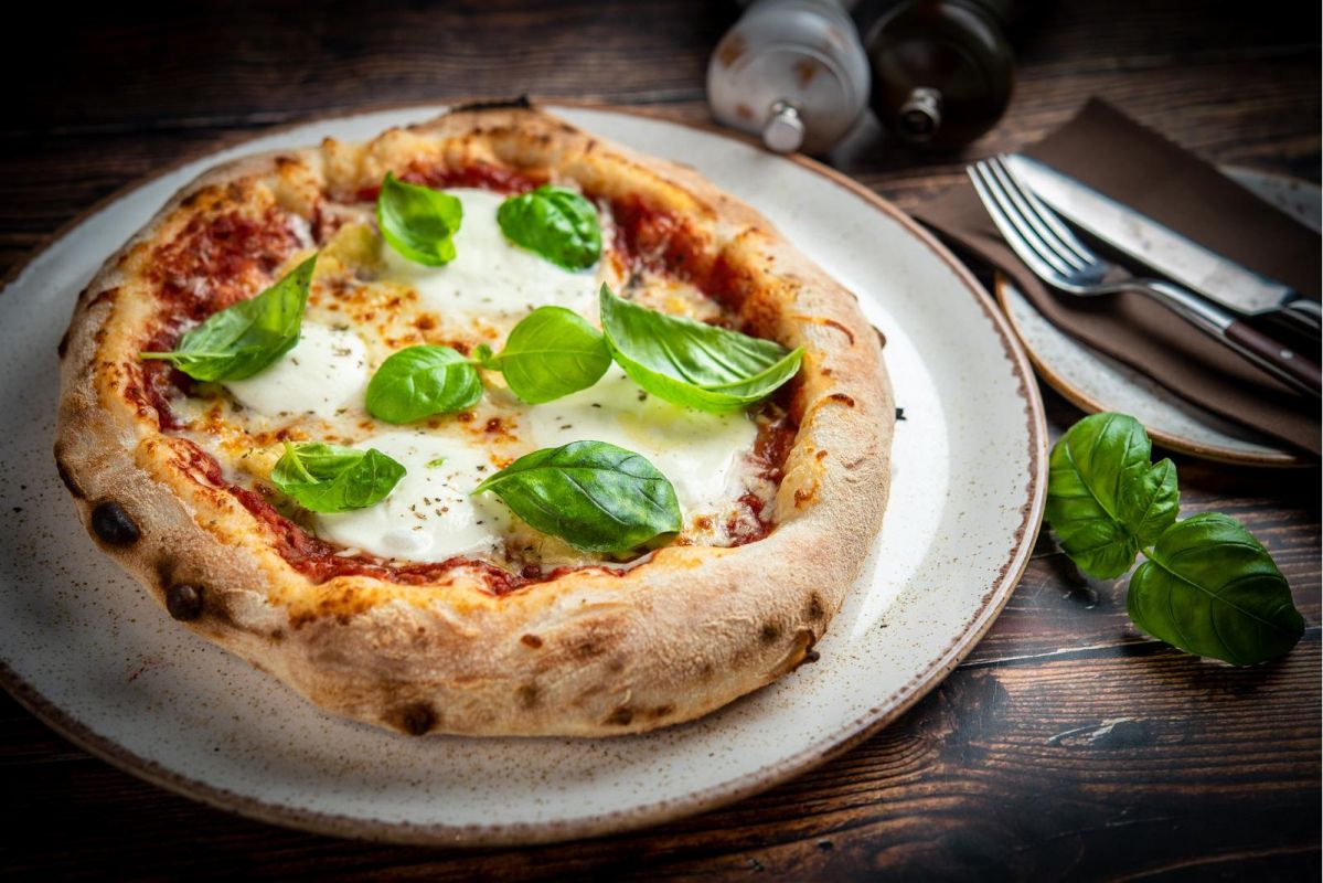 Ресторан и неапольская пиццерия La Cucina