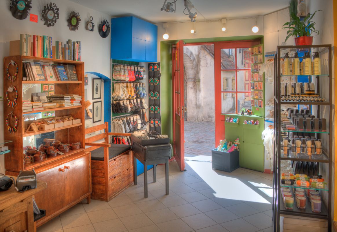 Магазин дизайнерских изделий Oma Asi (