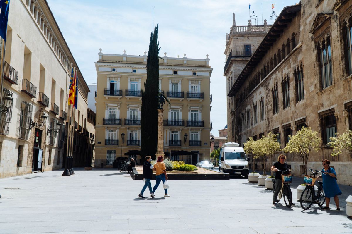 Площадь Манисес