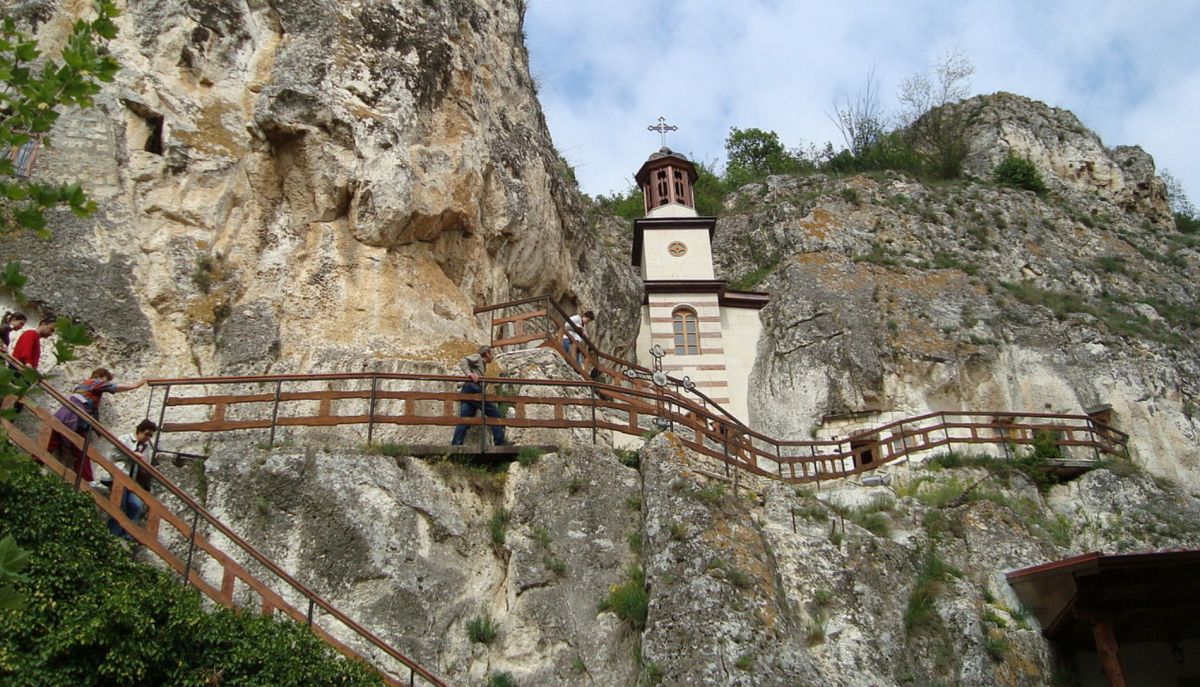 Ивановский скальный монастырь