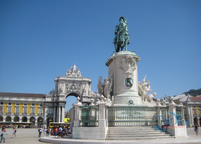 Торговая площадь (Дворцовая площадь)