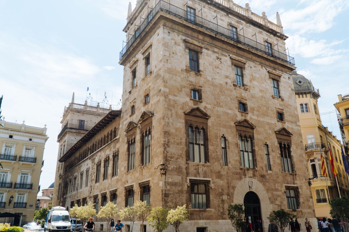 Дво­рец Хе­не­ра­ли­дад